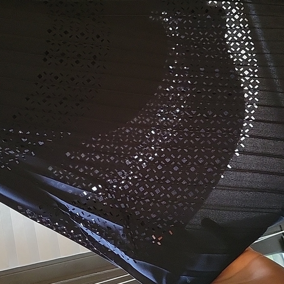 SOLD: Banana Republic Lazer-Cut Curved Hem Midi Dress in Navy Blue - Picture 5 of 10